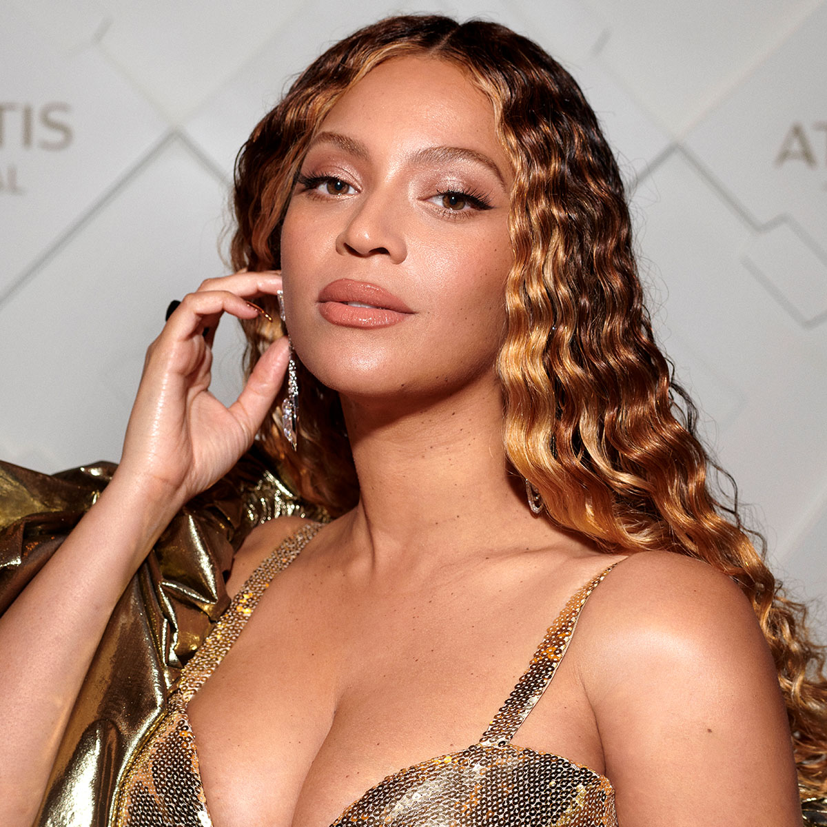 beyonce-inspired-makeup-tips-305834-1677631841319-square.jpg