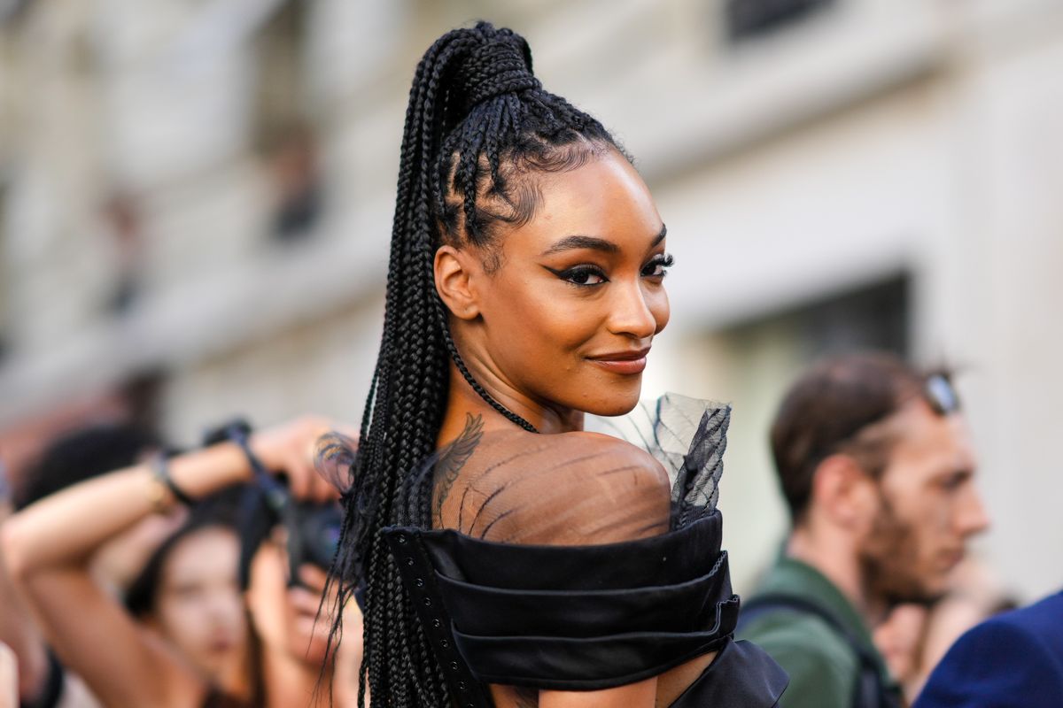 jourdan-dunn-wears-a-black-pleated-shoulder-off-cut-out-news-photo-1677599099.jpg